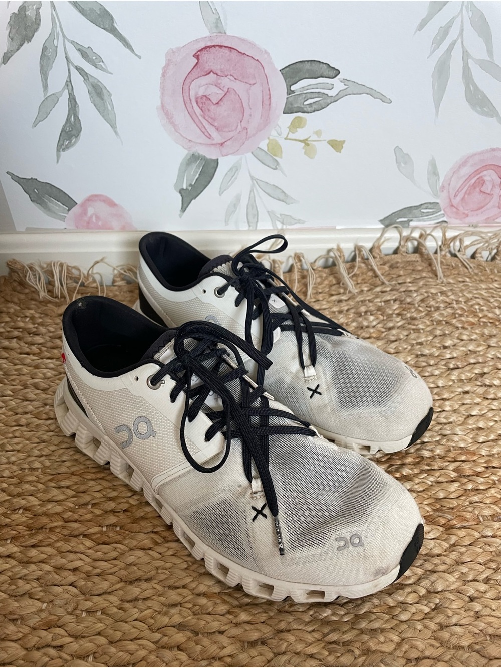 On Cloud X 3 White Black Training Running Shoes Women’s 10